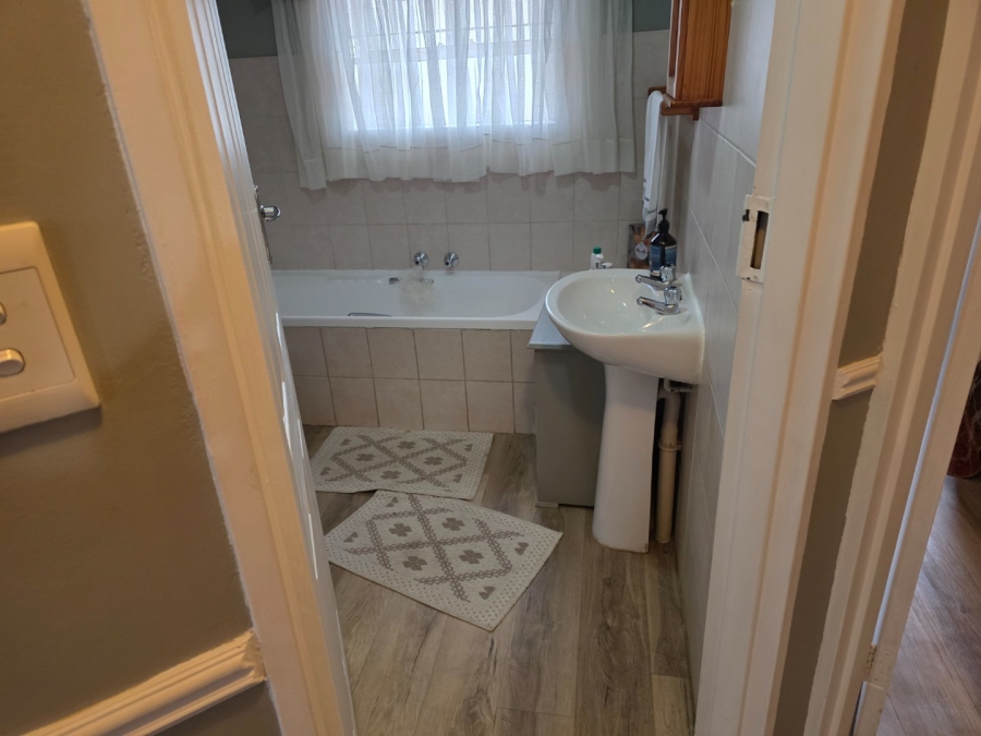 2 Bedroom Property for Sale in Langenhovenpark Free State
